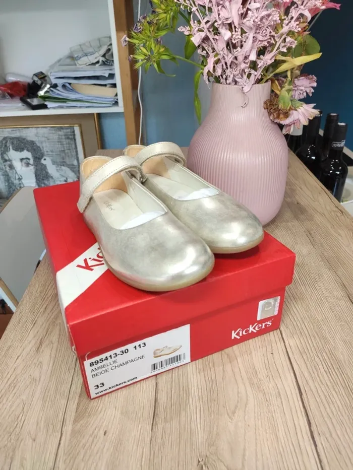 Chaussures ballerines beige champagne kickers 33 neuves - photo numéro 3