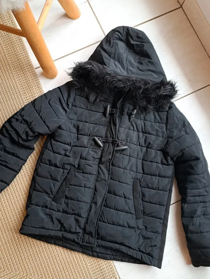 Doudoune noire capuche fourrure Taille 12 ans