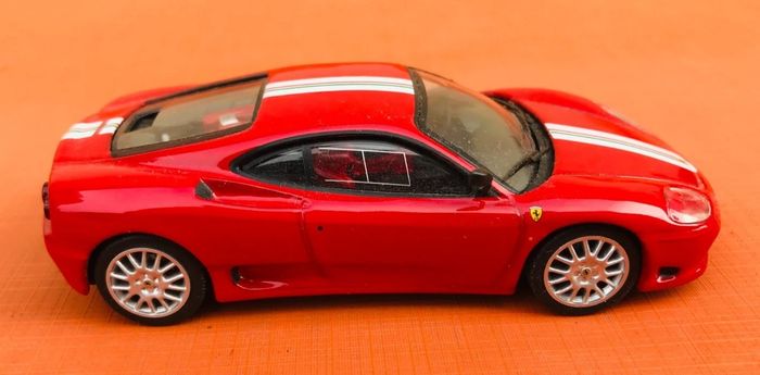 Voiture miniature Ferrari Challenge Stradale (2003) - photo numéro 5