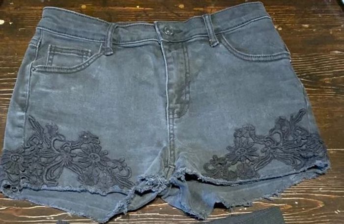 Short Jean noir & dentelle (XS-34)