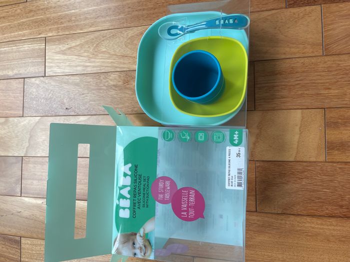 Coffret repas en silicone beaba verre cuillère assiette et bol bleu et jaune jamais utilisé - photo numéro 2