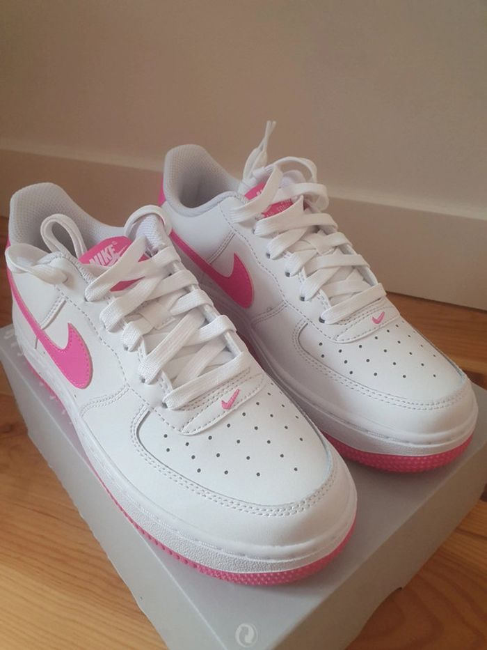 Nike Air Force 1 "Pink" (36.5) - photo numéro 3