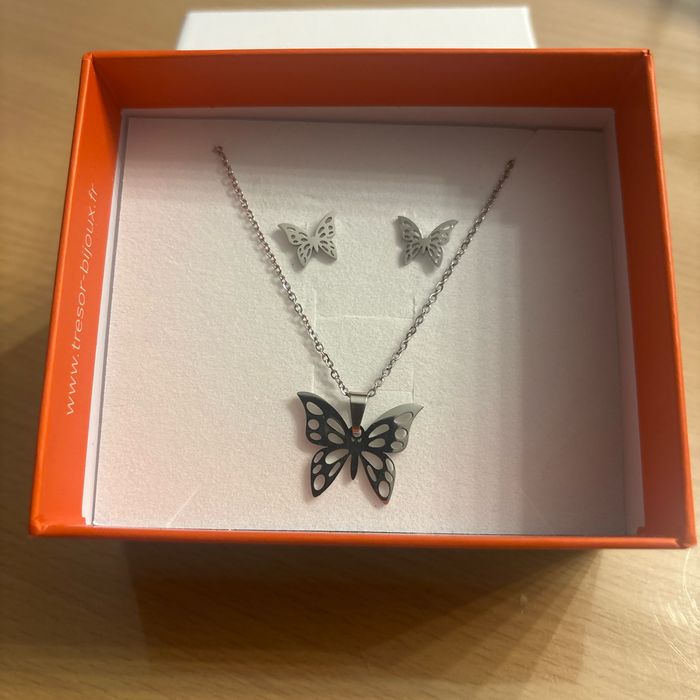 Magnifique parure bijou collier et boucles d’oreilles papillon - photo numéro 2