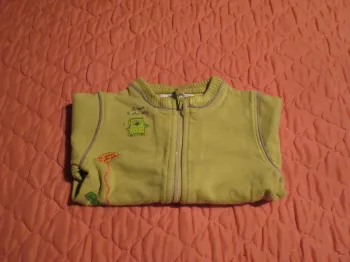 gilet a zippé taille 9 mois