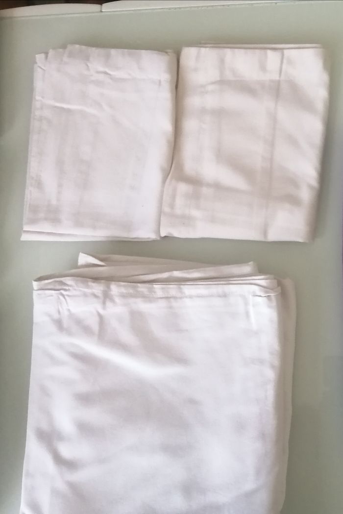 Ensemble drap plat coton, beige clair 257x210 cm, avec  2 taies d'oreiller 74x50 cm
Bon état - photo numéro 3