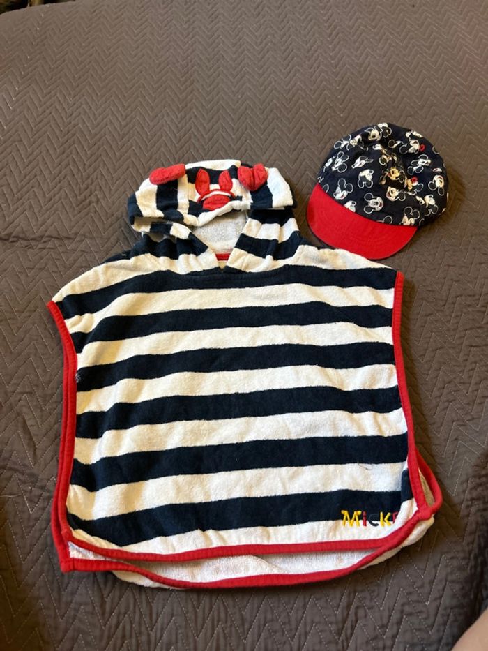 Cape de bain + casquette Mickey