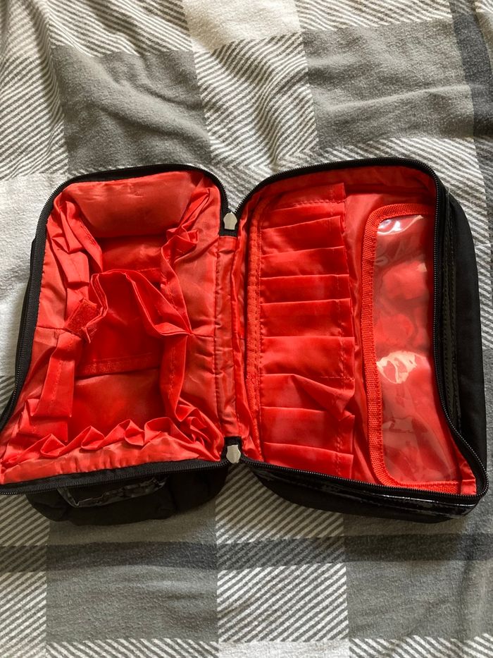 Trousse de maquillage/toilette - photo numéro 2