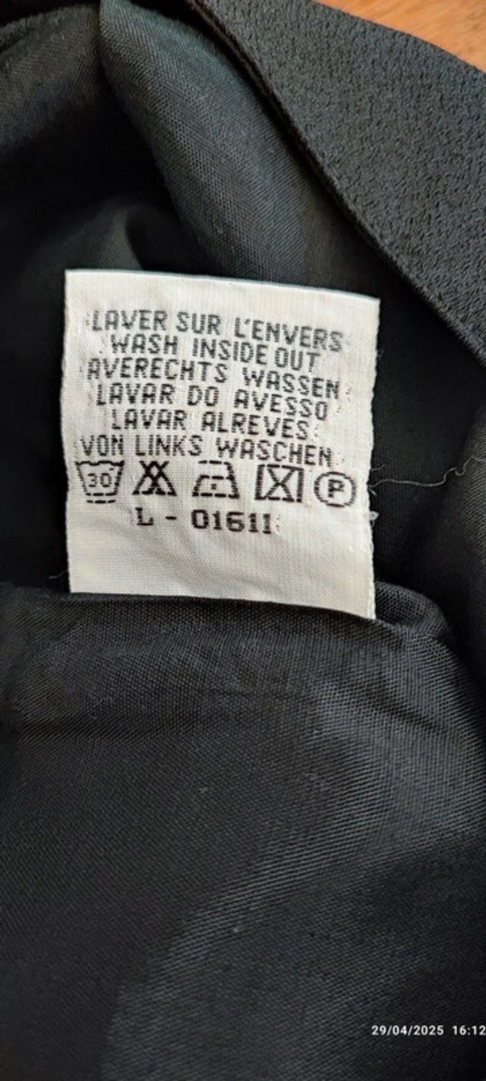 Robe noire longue brodée - photo numéro 4