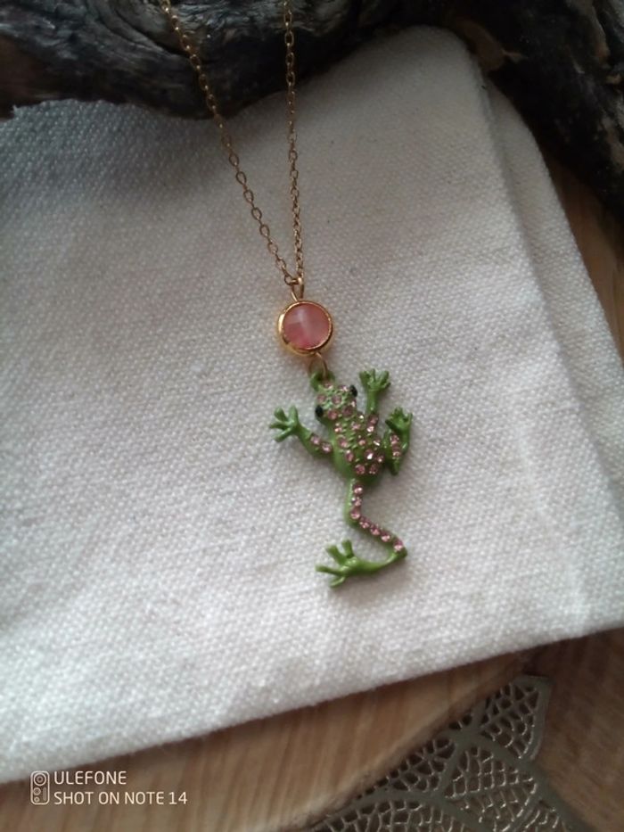 Collier grenouille avec pierre de quartz fraise - photo numéro 2