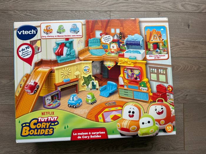 La maison a surprise Tut Tut Cory Bolides