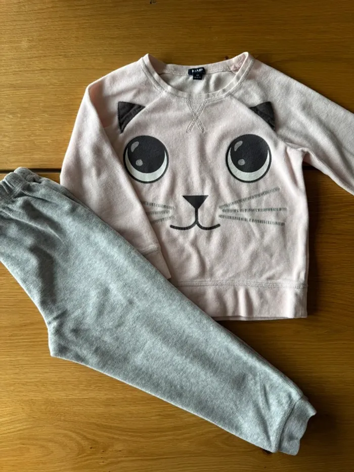 Pyjama 2 pièces en velours à ML haut rose pâle et tête de chat, bas gris - Taille 4 Ans - photo numéro 2