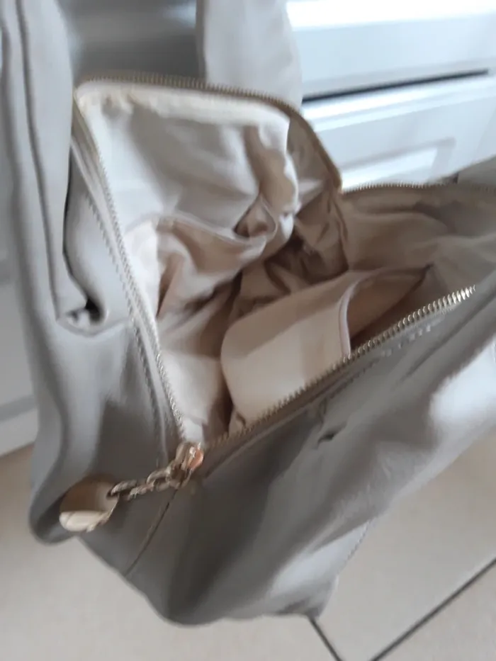 Sac à main porté épaule beige empiècement effet python - photo numéro 7