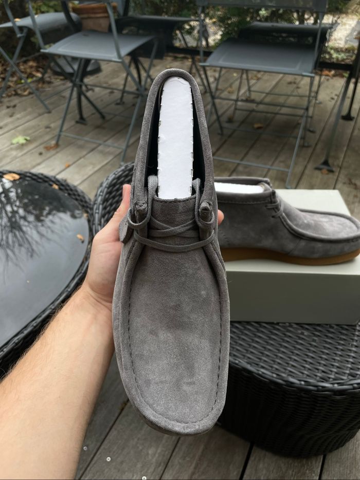 Clarks boots  Wallabee Evo en nubuck - grise - photo numéro 2