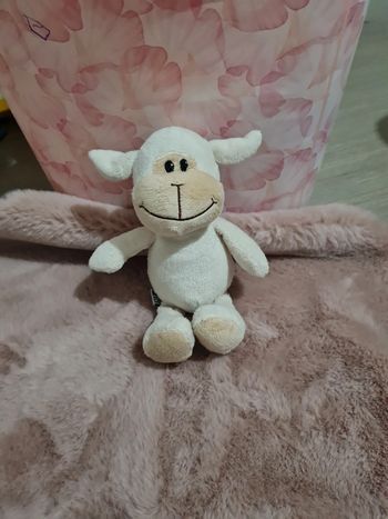Mouton en peluche très bon etat