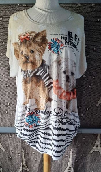 T-shirt léger imprimé chiens avec strass taille 44-46