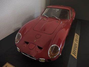 Ferrari 250 GTO 1964 1:12 Revell AG 1992 Metal – Collection Socle Bois Voiture course ancienne véhicule ancien miniature modélisme modèle réduit rare vintage collection rouge DIY Cast 1/12 8850 die cast diecast