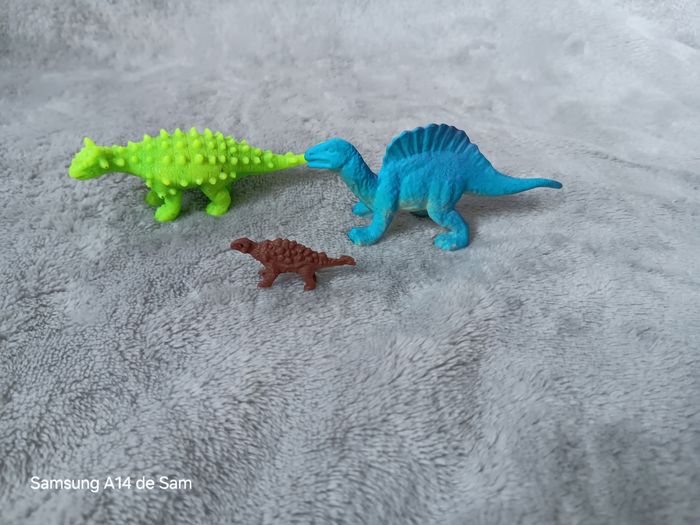 Lot 3 dinosaures - photo numéro 2
