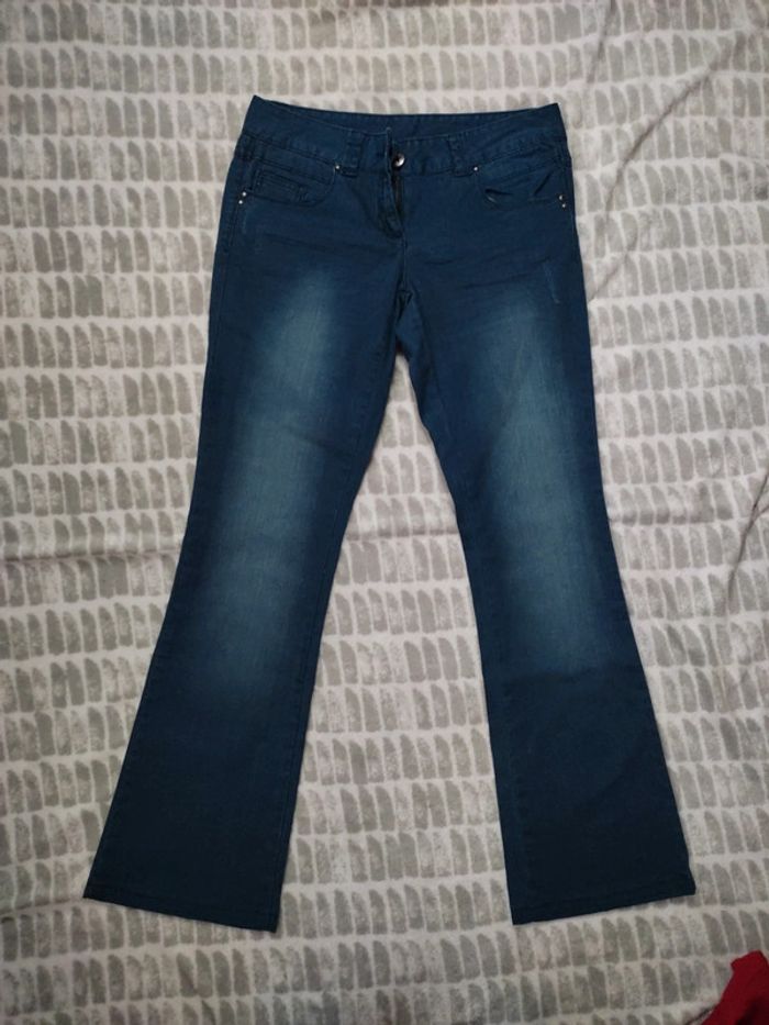Pantalon jeans pattes d'éléphant évasé bleu effet délavé Camaïeu taille 38 - photo numéro 1