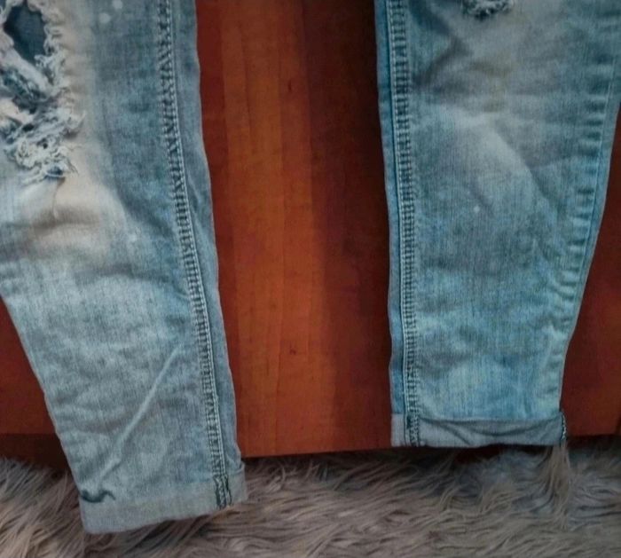 Jeans effet délavé avec troués taille 34 - photo numéro 5