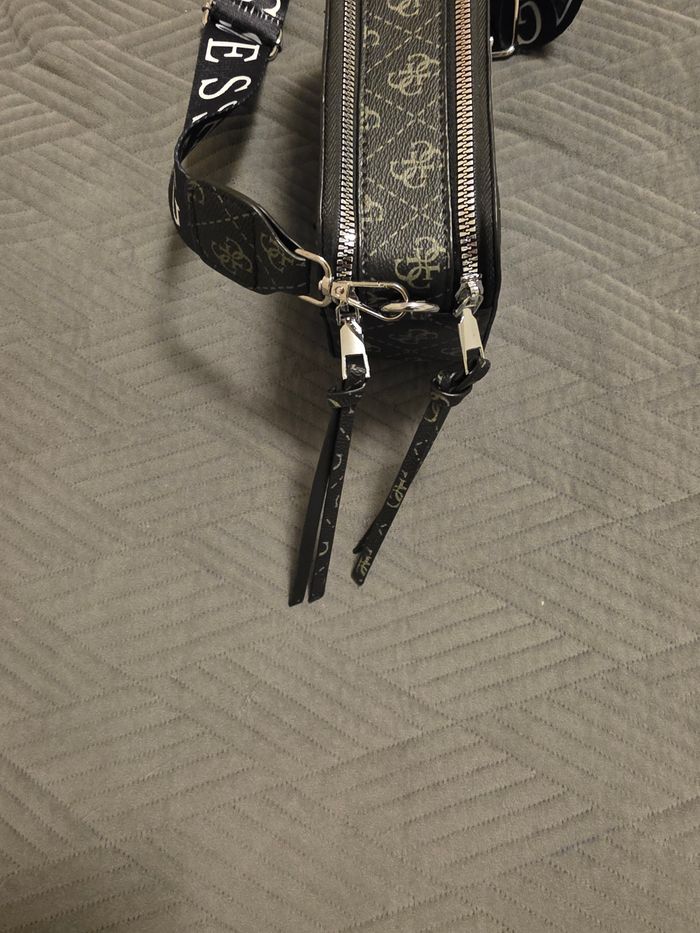 Sac à bandoulière Guess - photo numéro 3