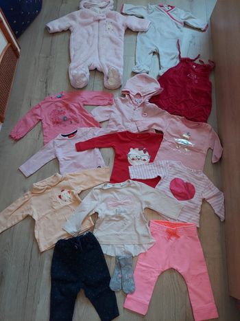 Lot 14 vêtements fille 6 mois tbe