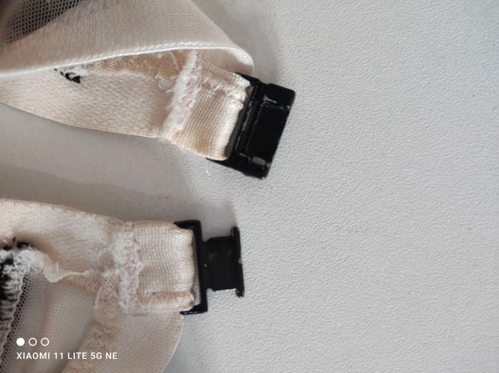 Soutien gorge Undiz triangle sans armatures sans coque fermeture devant taille EUR75C Fr90C IT3C - photo numéro 5
