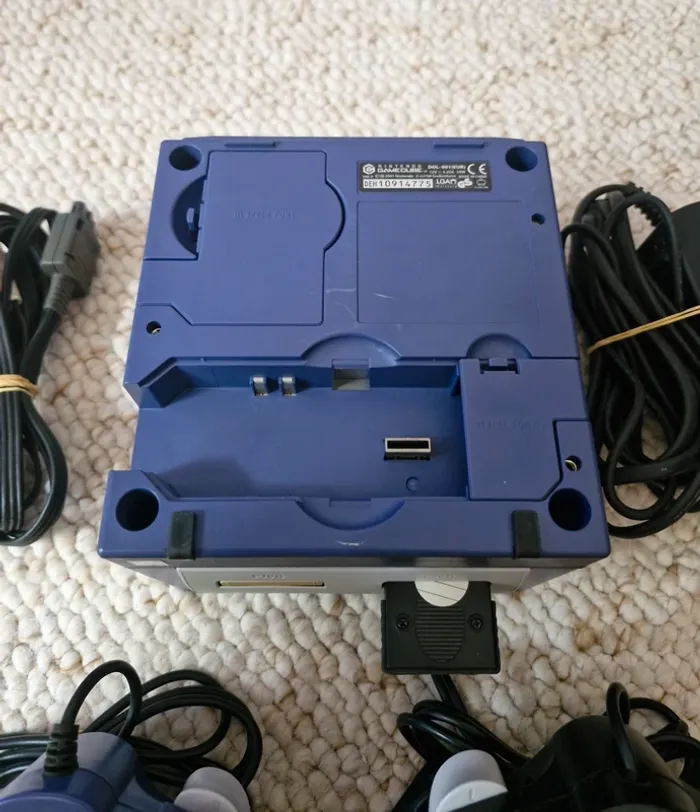 Lot Console Nintendo Gamecube + 2 Manettes + 1 Carte Mémoire & 2 Jeux - photo numéro 2