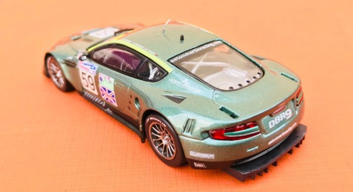 Voiture miniature Aston Martin DBR9 (2005) Echelle : 1/43ème - photo numéro 3