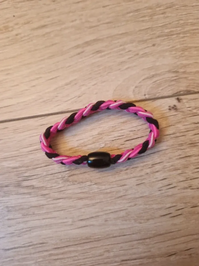 Élastique ou bracelet petite fille rose et noir, neuf