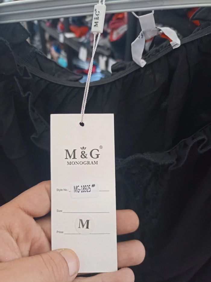 Tee shirt taille M avec un peu de dentelle - photo numéro 4