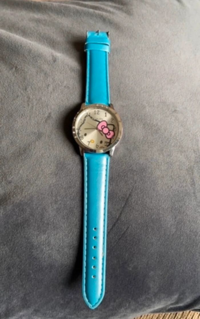 Montre femme ou fille hello kitty bleu neuve - photo numéro 2