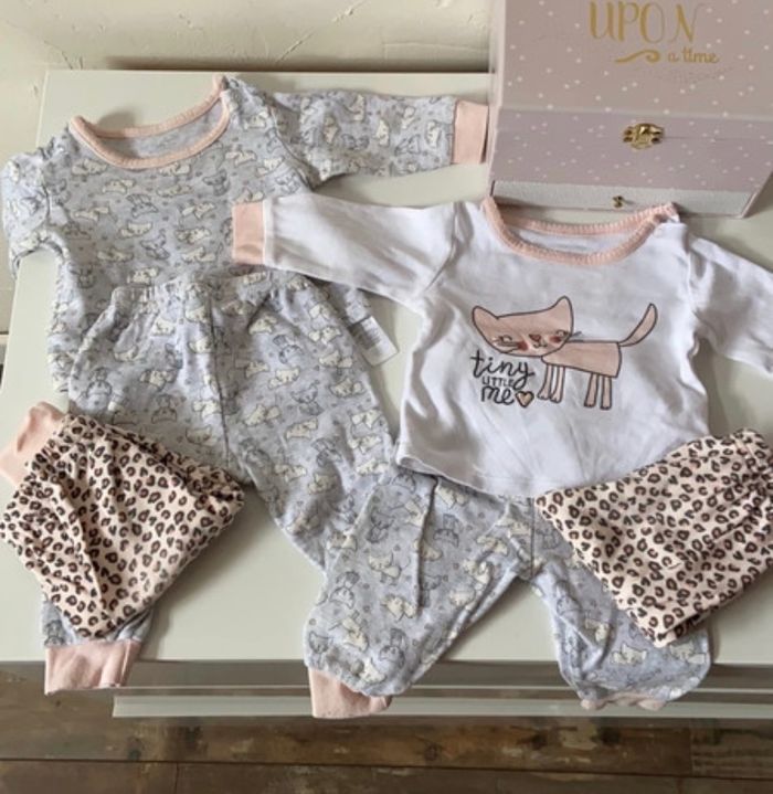 2 ensembles pyjamas + 2 pantalons