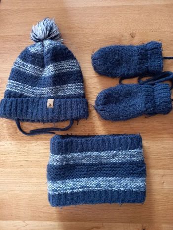 ensemble bonnet+tour de cou+moufles TAO 12-23M