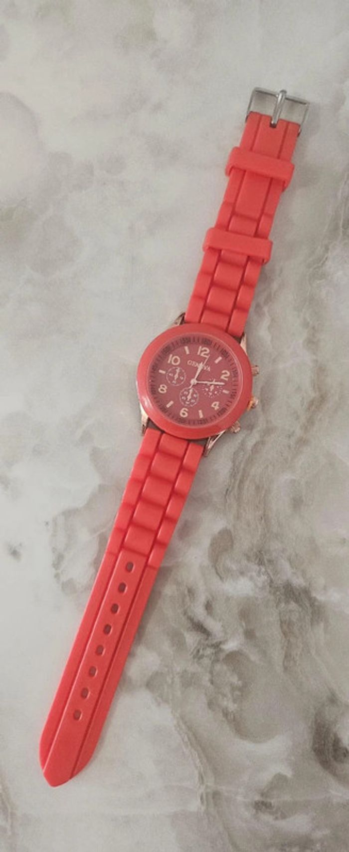 Montre rouge - photo numéro 2