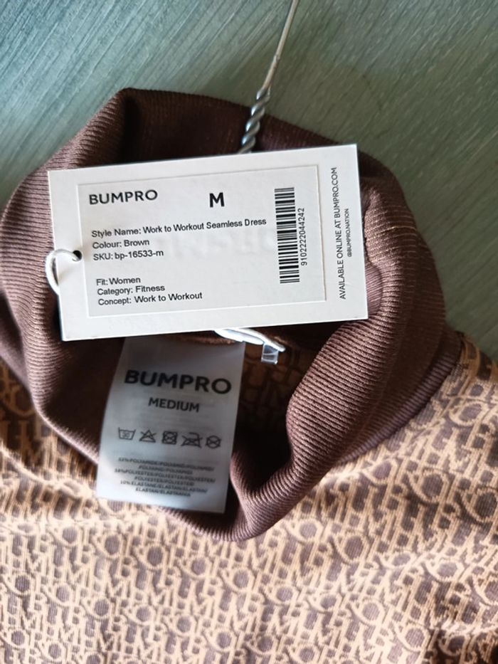Robe hiver. Sous genoux. Marque Bumpro (A368) - photo numéro 2