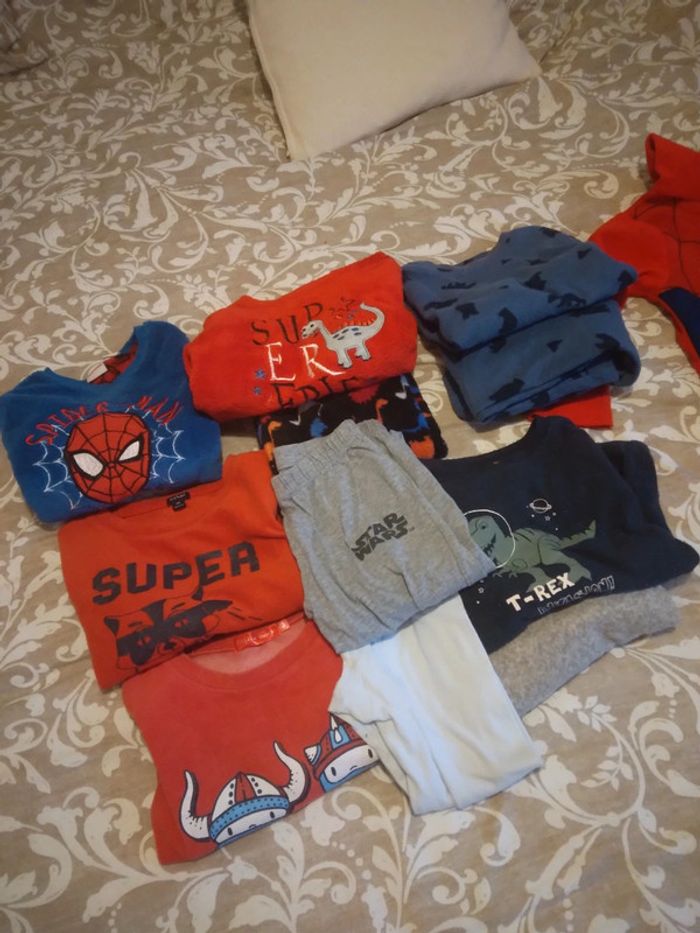 Lot 3 ensembles pyjamas polaires 1 surpyjama et 3 hauts et 2 pantalon