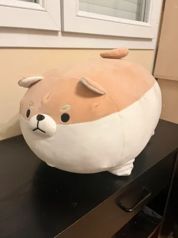 Peluche chien japonais