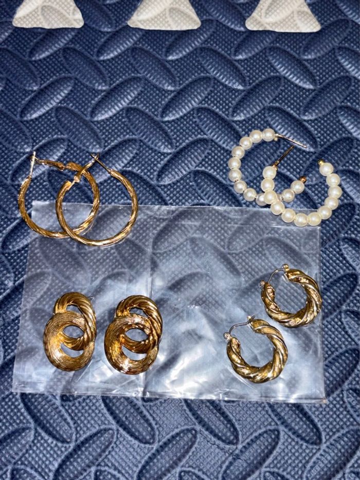 Lot de 4 paires de boucles d’oreilles dorées et perlées - photo numéro 2