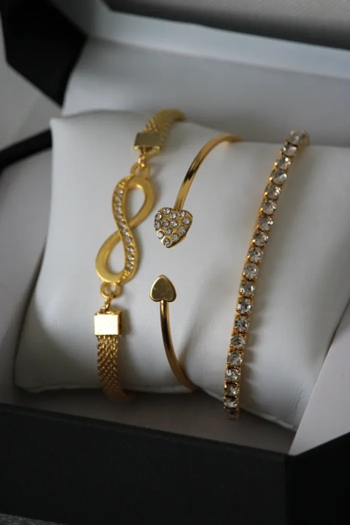 Montre élégante , dorée, marque Geneva + 3 bracelets offerts - photo numéro 13