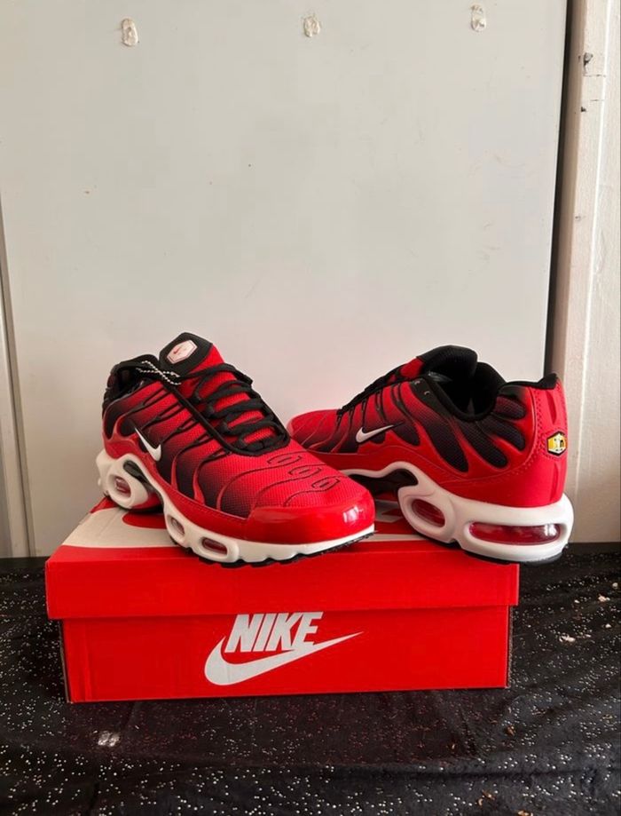 Nike tn enfant noir rouge 31 - photo numéro 2
