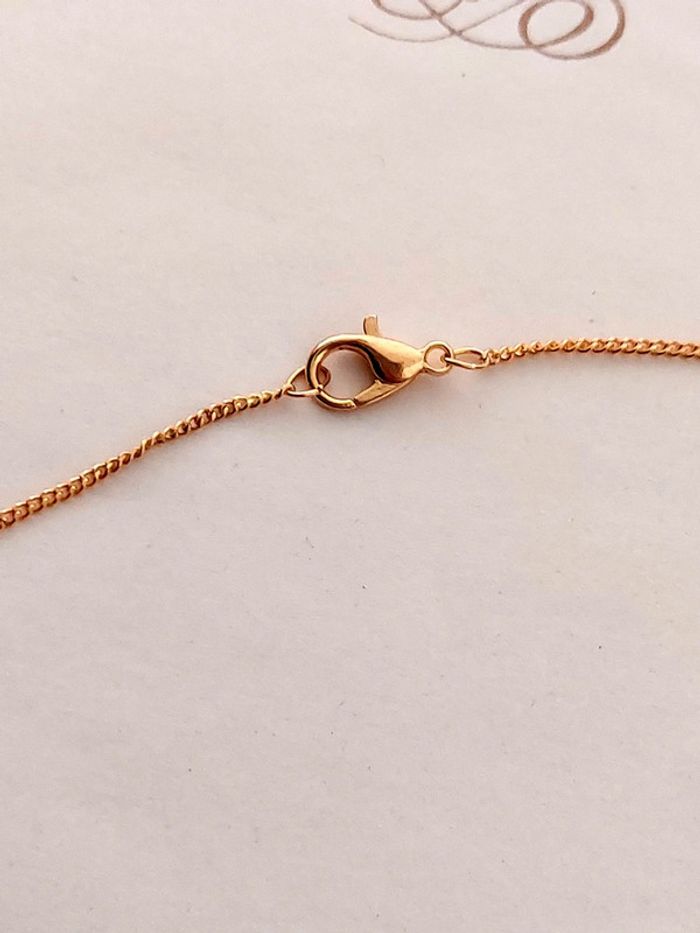 Magnifique collier pendentif en résine avec chaîne dorée - photo numéro 6