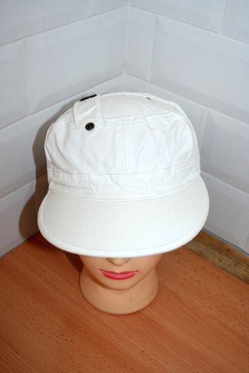Casquette blanche