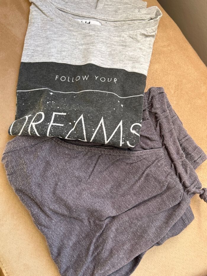 Lot de pyjamas - photo numéro 2