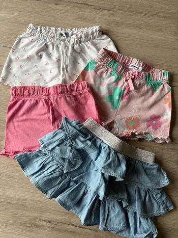 Lot de 3 shorts + 1 jupe à volants