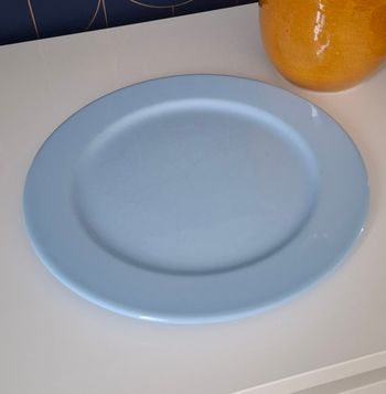 plat de service bleu ciel 