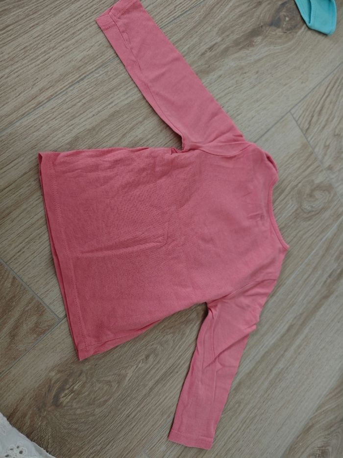 T-shirt manches longues rose "Petite fleur" Kiabi 18 mois - photo numéro 3