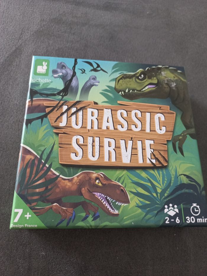 Jeu jurassic survie janod hachette