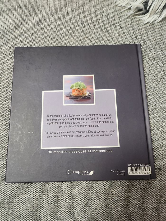 Livre chantillys et espumas 30 recettes classiques et inattendues - photo numéro 2