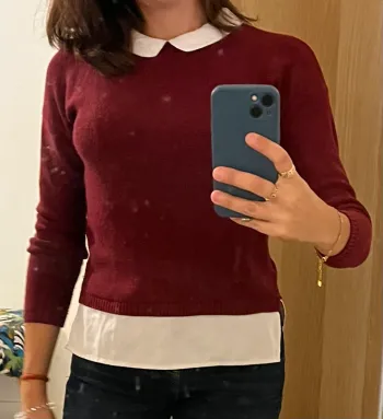 Pull bordeaux avec fausse chemise intégrée