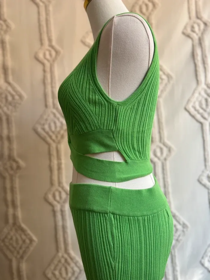 Ensemble côtelé vert vif crop top asymétrique + jupe longue – tendance Y2K - photo numéro 6